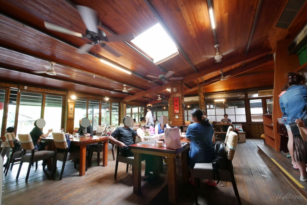 【台中沙鹿】人間食解，沙鹿庭園水池生態景觀餐廳，復古味十足的人間食解 @飛天璇的口袋