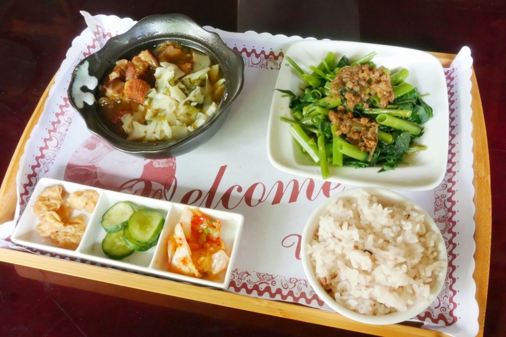 台中南屯｜田寮農莊，鬧中取靜的田園景觀，品嚐總舖師的手路菜 @飛天璇的口袋