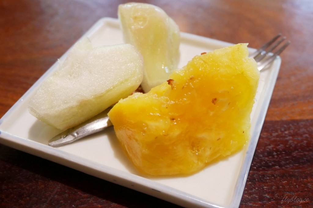 【台中沙鹿】人間食解，沙鹿庭園水池生態景觀餐廳，復古味十足的人間食解 @飛天璇的口袋