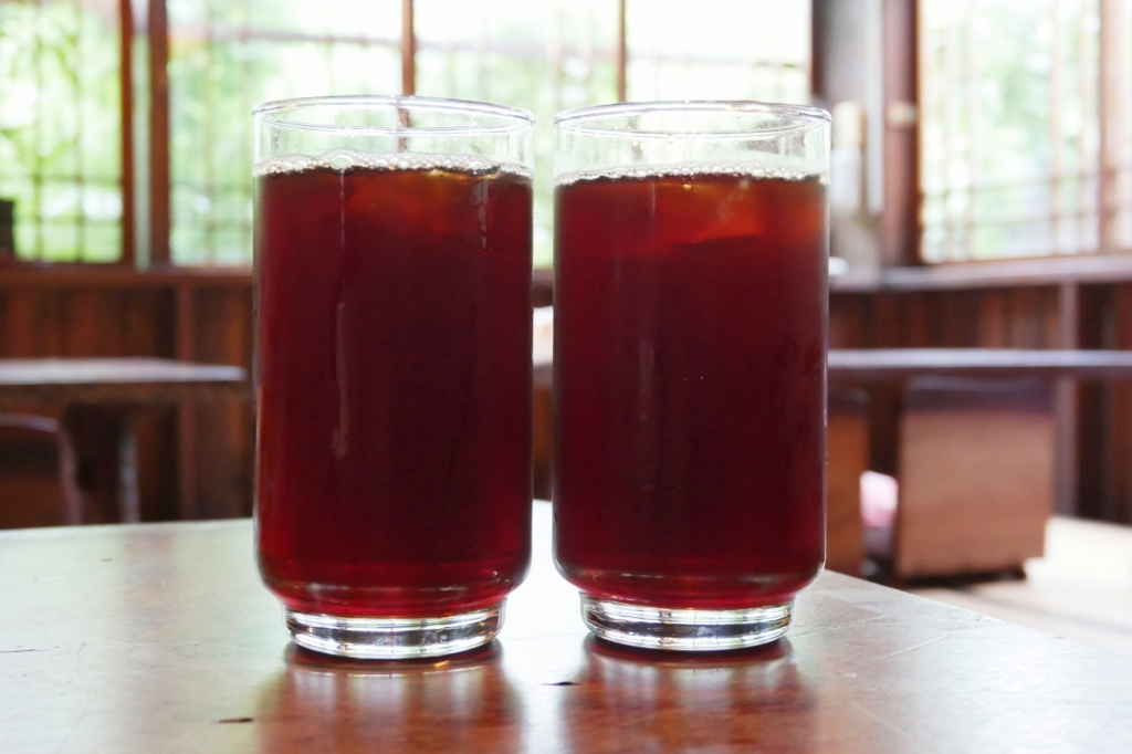 【台中沙鹿】人間食解，沙鹿庭園水池生態景觀餐廳，復古味十足的人間食解 @飛天璇的口袋