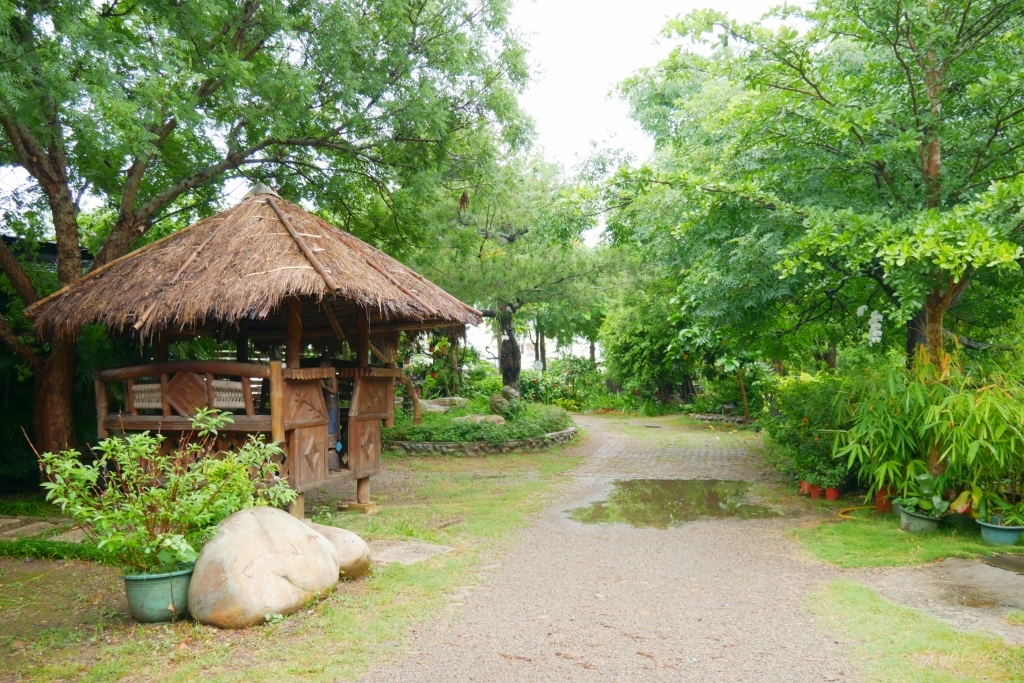 【台中沙鹿】人間食解，沙鹿庭園水池生態景觀餐廳，復古味十足的人間食解 @飛天璇的口袋