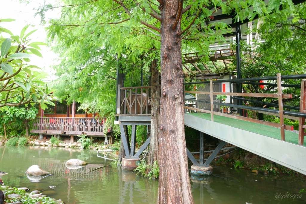 【台中沙鹿】人間食解，沙鹿庭園水池生態景觀餐廳，復古味十足的人間食解 @飛天璇的口袋