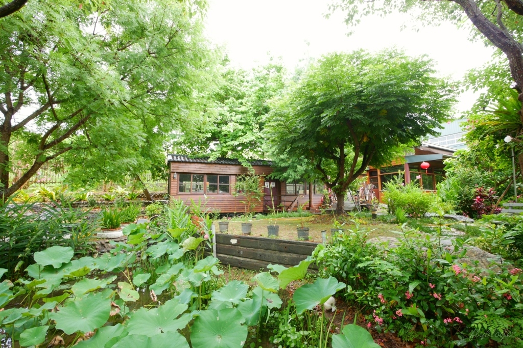 【台中沙鹿】人間食解，沙鹿庭園水池生態景觀餐廳，復古味十足的人間食解 @飛天璇的口袋