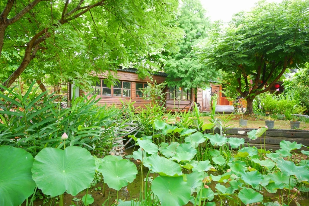 【台中沙鹿】人間食解，沙鹿庭園水池生態景觀餐廳，復古味十足的人間食解 @飛天璇的口袋