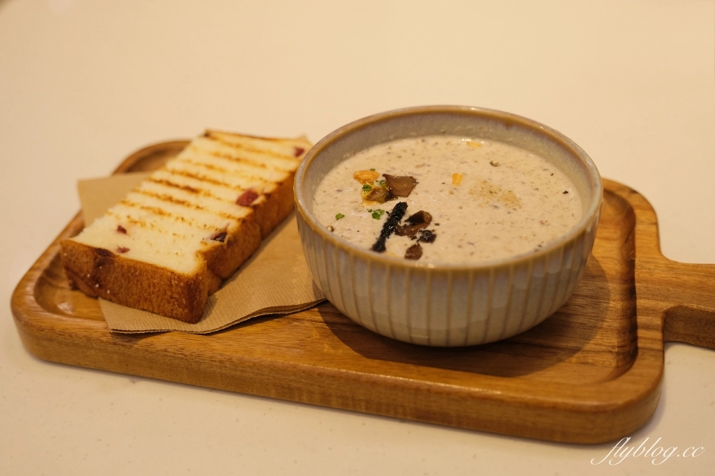 台中西屯｜Miacucina義式餐廳．台中新光三越蔬食料理，餐點美味深具質感 @飛天璇的口袋