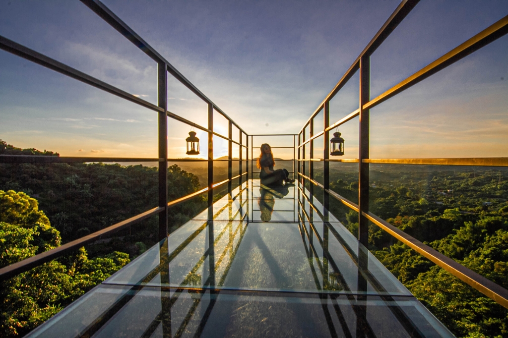 台南東山｜174翼騎士驛站，俗女養成記2拍攝地，超美透明玻璃天空步道 @飛天璇的口袋