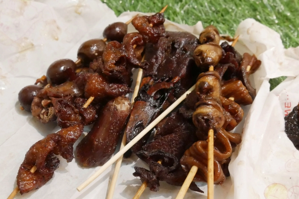 台中西屯｜水湳東山鴨頭．一週只營業四天，整整等了4個小時 @飛天璇的口袋