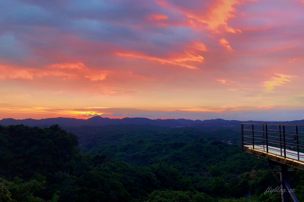 台南東山｜174翼騎士驛站，俗女養成記2拍攝地，超美透明玻璃天空步道 @飛天璇的口袋
