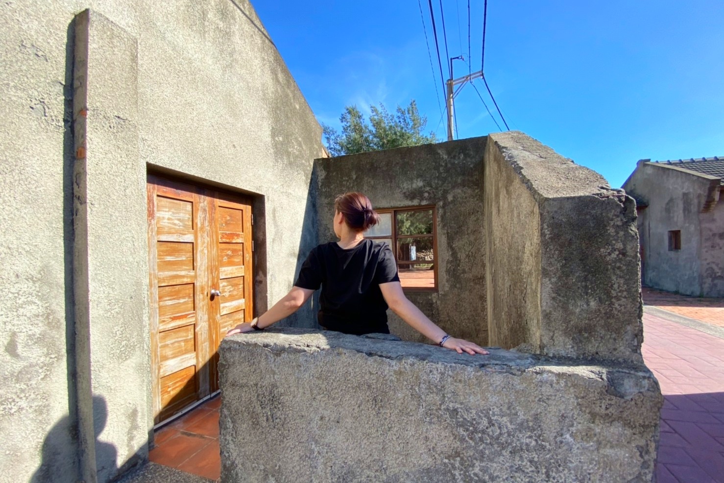 彰化伸港白色海豚屋｜伸港自然生態教育中心，一路順遊慶安水道和蛤蜊軍營，彰化伸港IG打卡熱門景點 @飛天璇的口袋