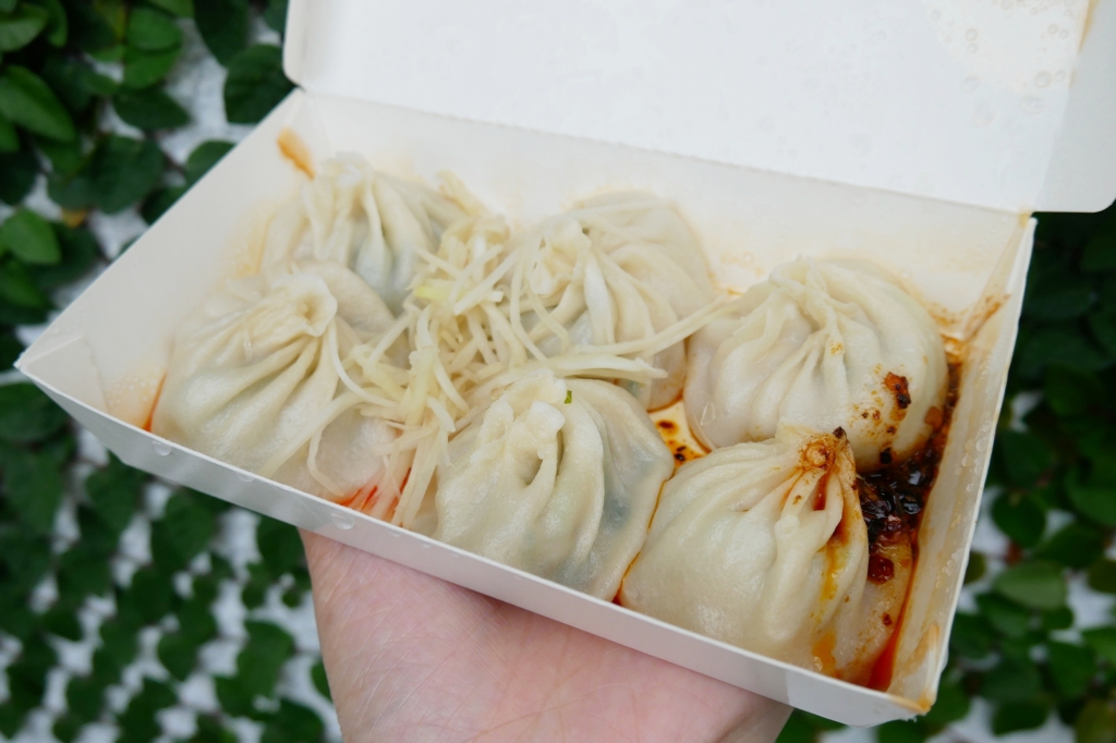 台中豐原｜豐原鮮湯包，在地飄香20年田心路超人氣湯包，自家門口湯包每天只賣四小時 @飛天璇的口袋