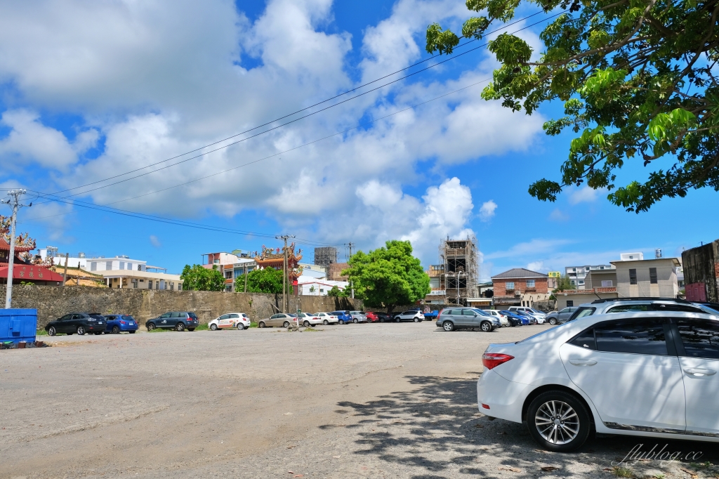 屏東恆春｜樹夏飲事，老鳳凰樹下的廢墟改建咖啡館，Big 7 Travel選為台灣最棒25間咖啡廳之一 @飛天璇的口袋