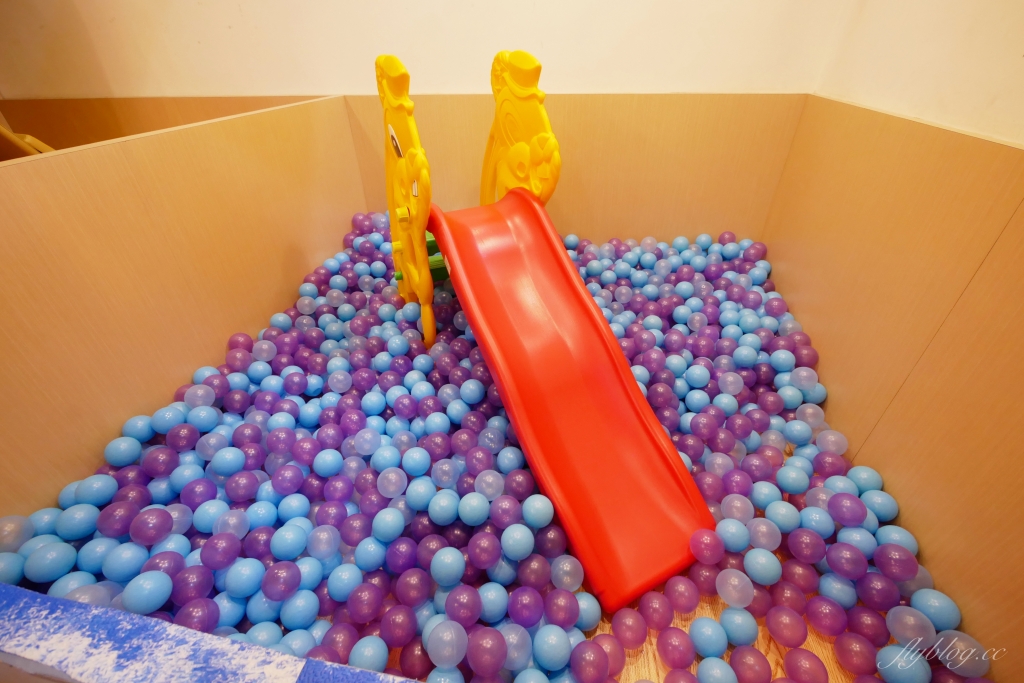 【台中北屯】咱們小時候：全台最大主題包廂 x 寓教於樂的親子餐廳 x 設施全新登場 @飛天璇的口袋