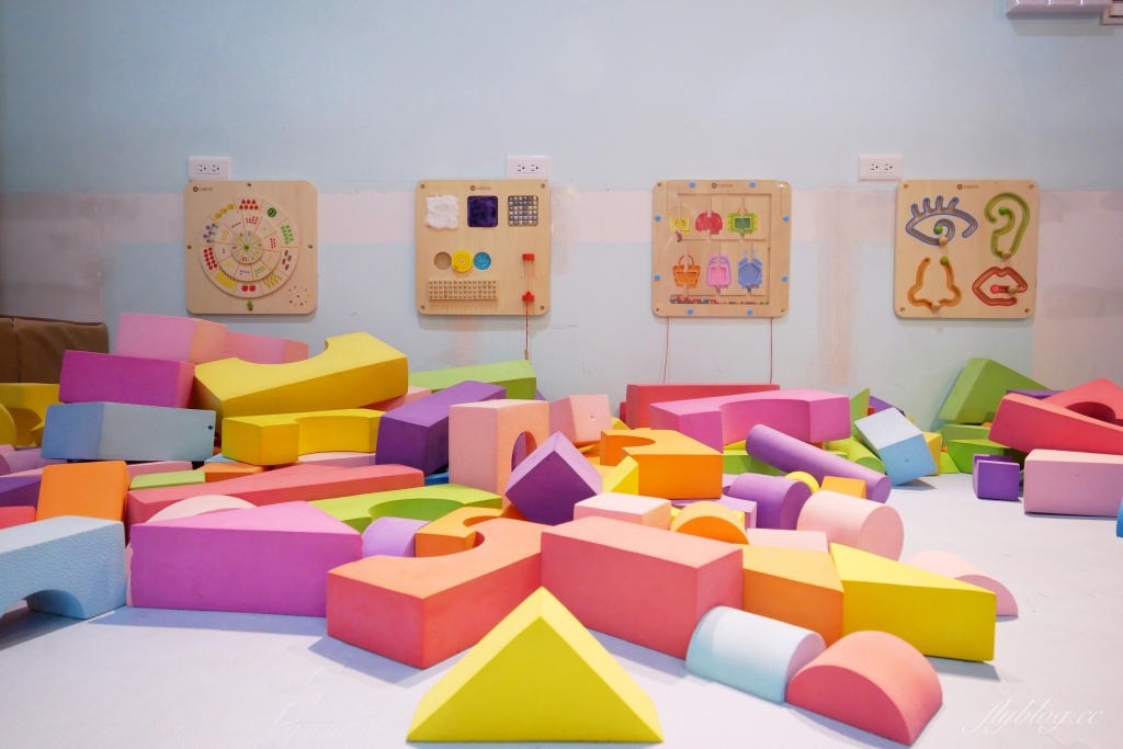 【台中北屯】咱們小時候：全台最大主題包廂 x 寓教於樂的親子餐廳 x 設施全新登場 @飛天璇的口袋