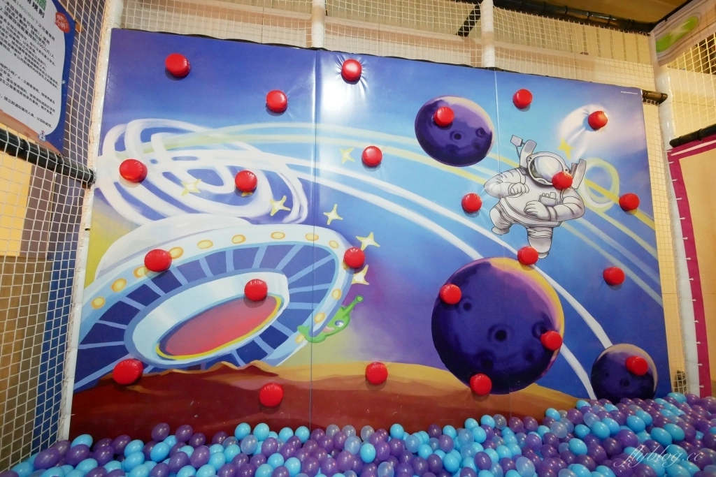 【台中北屯】咱們小時候：全台最大主題包廂 x 寓教於樂的親子餐廳 x 設施全新登場 @飛天璇的口袋