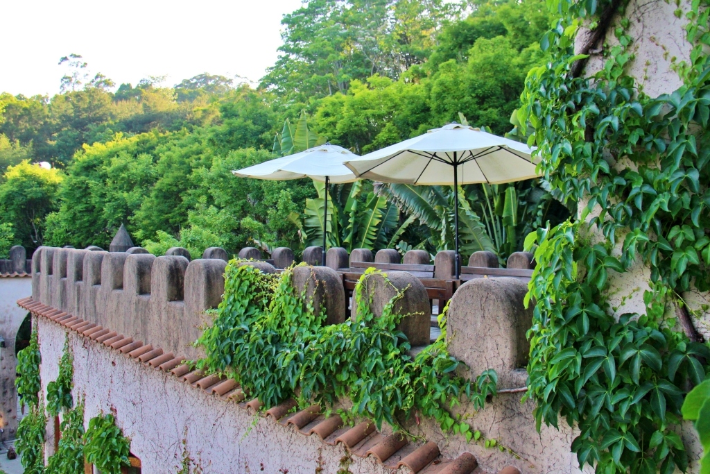 苗栗天空之城｜眺望鯉魚潭漂亮山景， 離天空最近的歐式古堡 @飛天璇的口袋