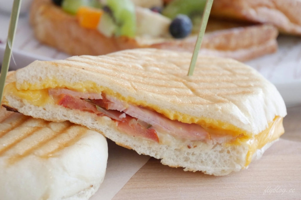 【台中西屯】好樣劇場咖啡VVG theater cafe，在歌劇院裡享受悠閒早午餐，以劇場為主題的可愛裝潢 @飛天璇的口袋