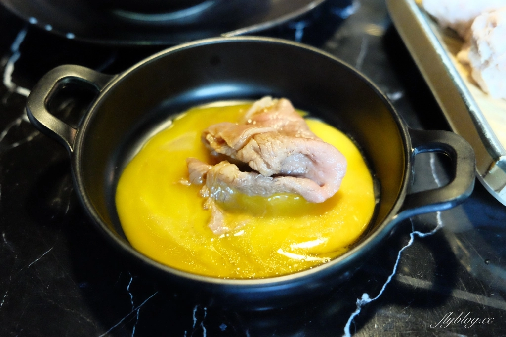 台中南屯｜肉懷食，$888元美國Prime等級壽喜燒吃到飽，使用振興三倍券再直接去尾數 @飛天璇的口袋