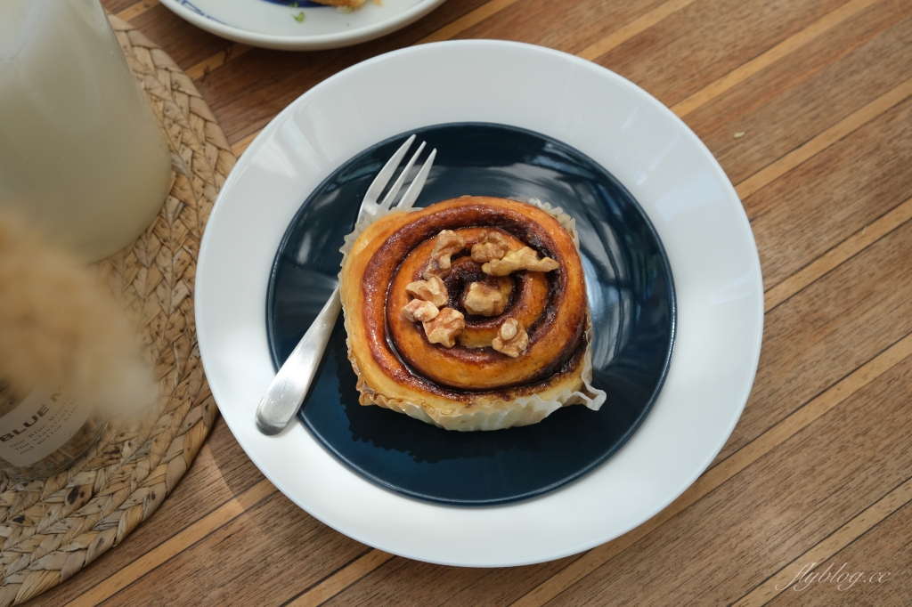 屏東恆春｜樹夏飲事，老鳳凰樹下的廢墟改建咖啡館，Big 7 Travel選為台灣最棒25間咖啡廳之一 @飛天璇的口袋