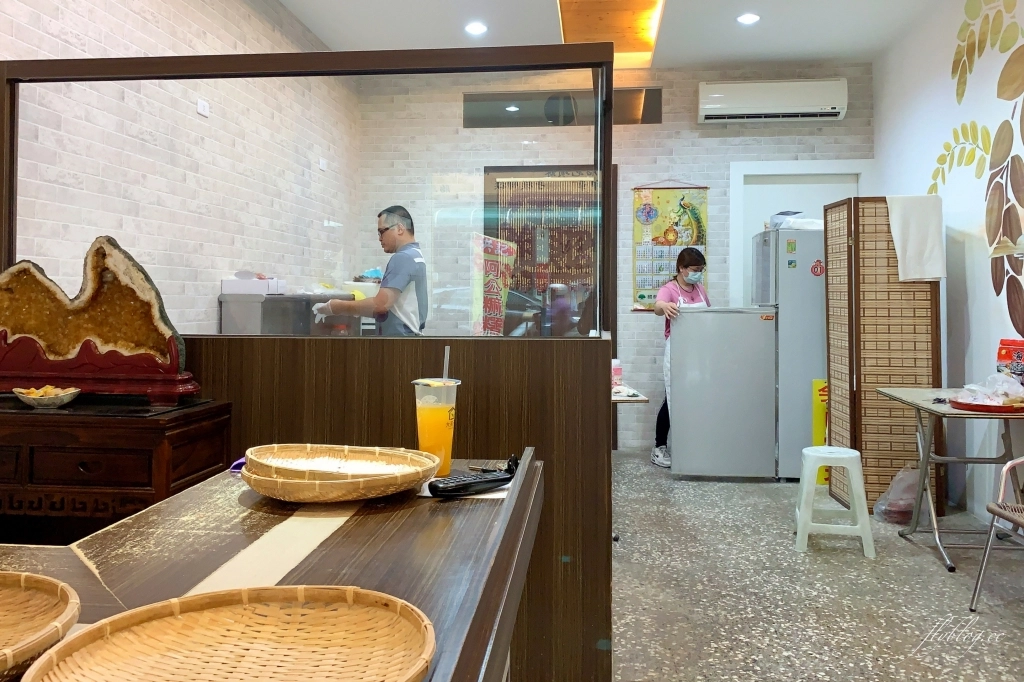 台中北屯｜洪記阿公麻糬．水湳市場擺攤到實體店面，皮薄內餡飽滿口味多 @飛天璇的口袋