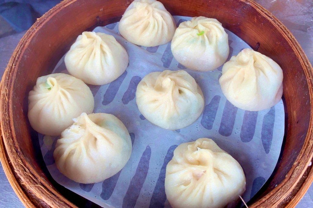 台中烏日｜宮太鮮小籠湯包．Google評價4.4顆星小籠包，滿滿蔥花的排隊湯包 @飛天璇的口袋