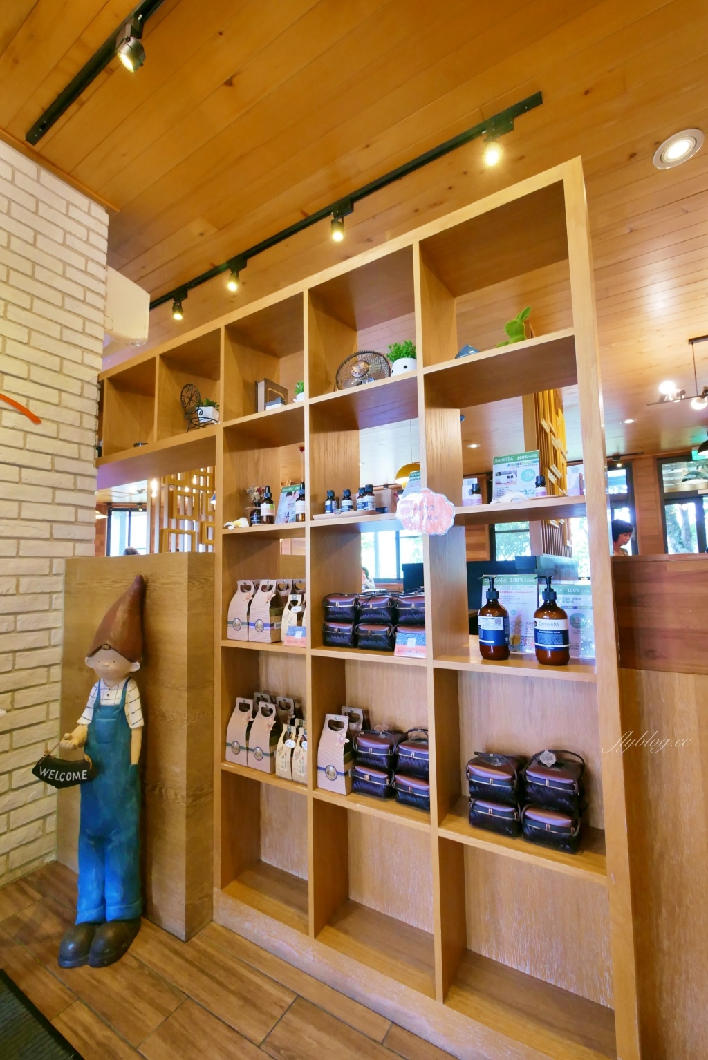 蘇維拉莊園｜蘑菇精靈樹屋、75公尺長森林溜滑梯、瀑布雨林咖啡屋 @飛天璇的口袋