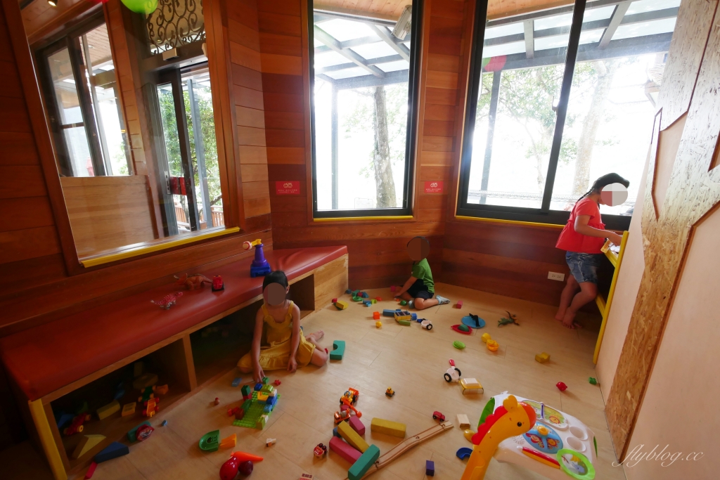 蘇維拉莊園｜蘑菇精靈樹屋、75公尺長森林溜滑梯、瀑布雨林咖啡屋 @飛天璇的口袋