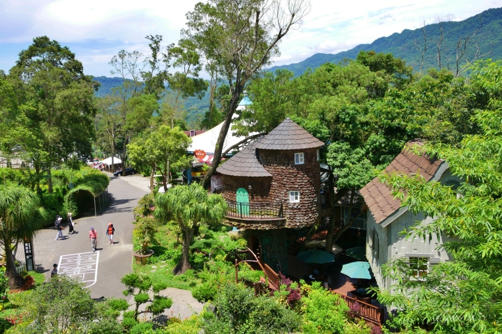 蘇維拉莊園｜蘑菇精靈樹屋、75公尺長森林溜滑梯、瀑布雨林咖啡屋 @飛天璇的口袋