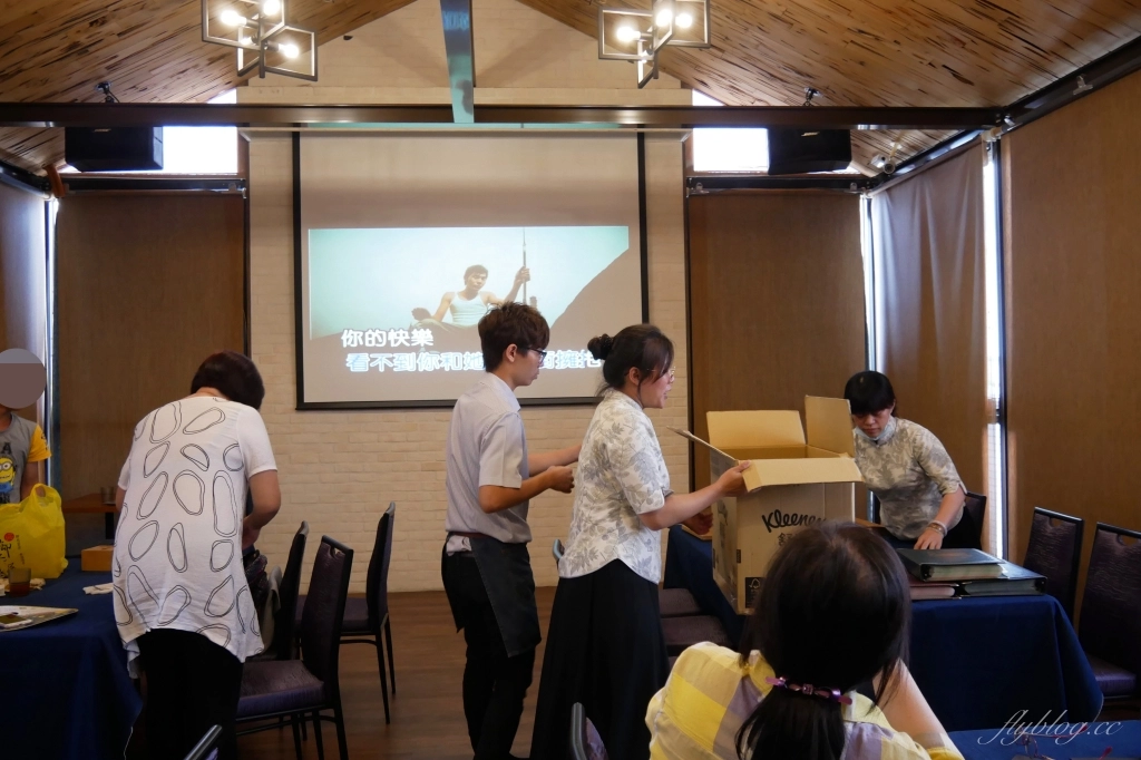 嘉義東區｜ 貓尾巴麵包店．16種口味泡芙一條龍，一出爐就秒殺的嘉義甜點 @飛天璇的口袋