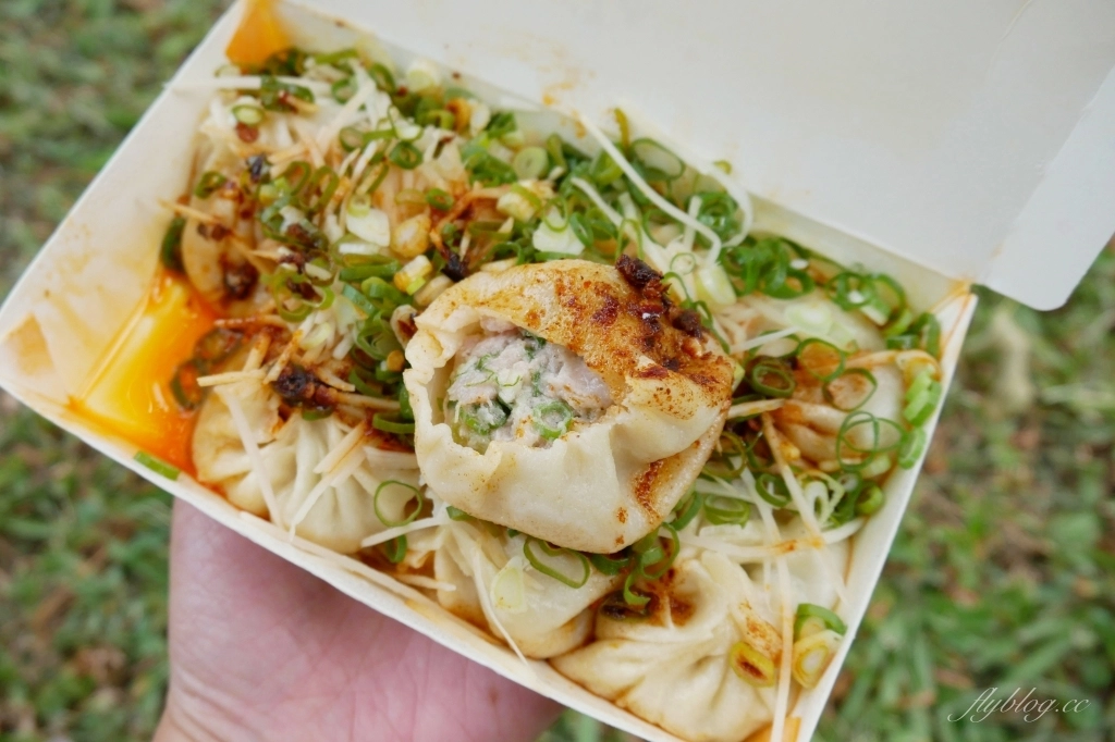 台中烏日｜宮太鮮小籠湯包．Google評價4.4顆星小籠包，滿滿蔥花的排隊湯包 @飛天璇的口袋