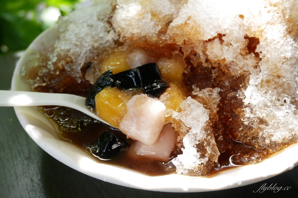 台中南屯｜新村冰店．Google評價4.1顆星，隱身在黎明新村裡的古早味冰店 @飛天璇的口袋