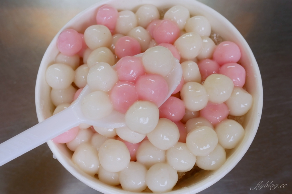 台中西屯｜大麻粉圓，逢甲夜市銅板美食，湯圓冰料多實在 @飛天璇的口袋