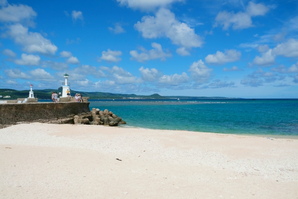 星砂灣｜超美漸層藍墾丁秘境，IG必拍可愛迷你燈塔 @飛天璇的口袋