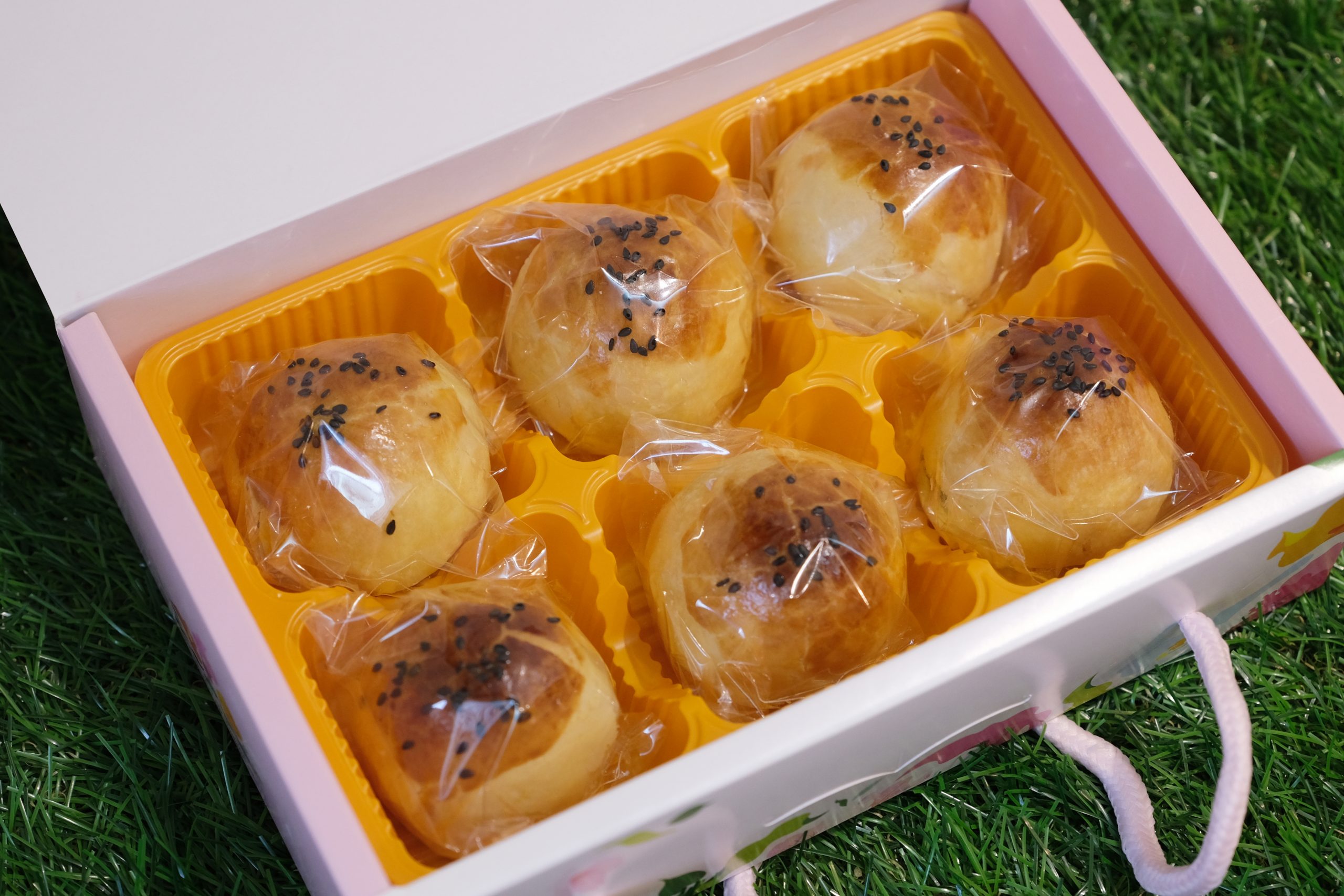 台中西區｜易達蛋黃酥．網路上資料少之又少，低調又美味的蛋黃酥餅店 @飛天璇的口袋