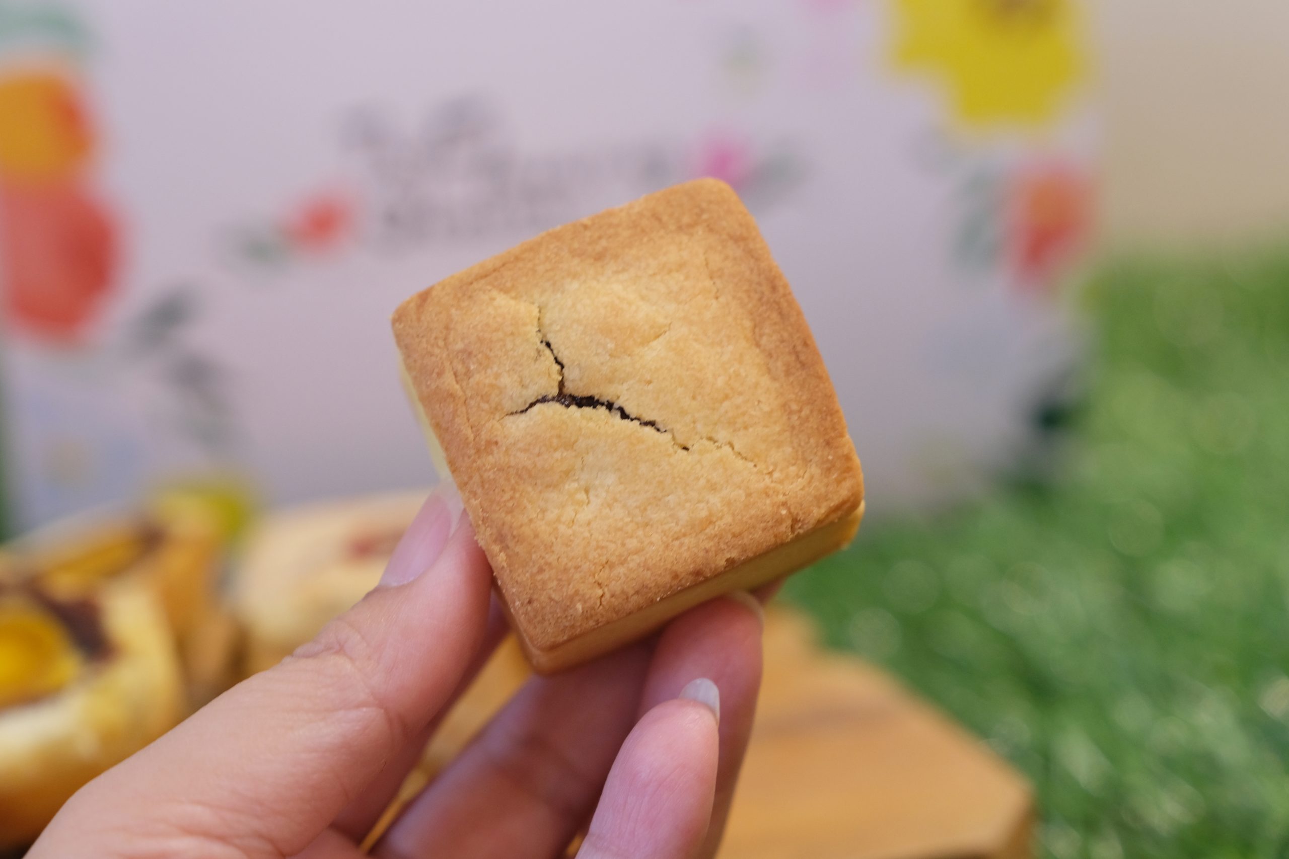 台中西區｜易達蛋黃酥．網路上資料少之又少，低調又美味的蛋黃酥餅店 @飛天璇的口袋