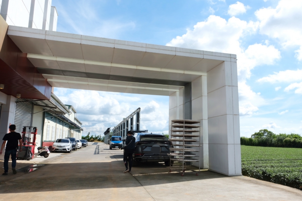 南投名間獅子頭山~茶之魔手田園茶香一日遊，珍珠奶茶DIY和採茶體驗 @飛天璇的口袋