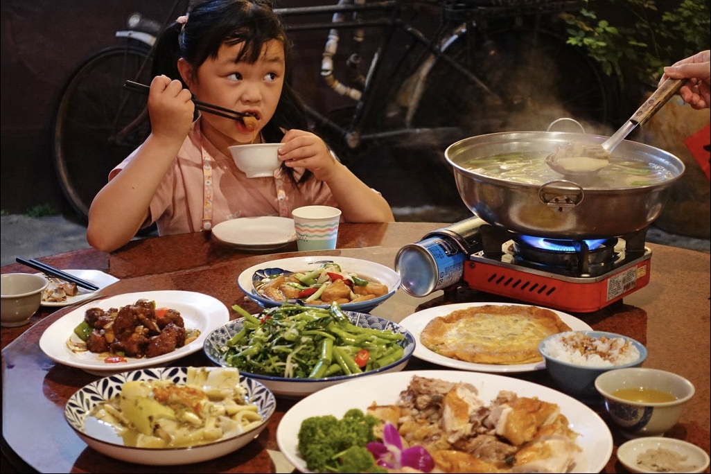 台中北屯｜溫叨古早味料理餐廳．米其林指南推薦台菜餐廳，在三合院吃烤雞和古早味料理 @飛天璇的口袋