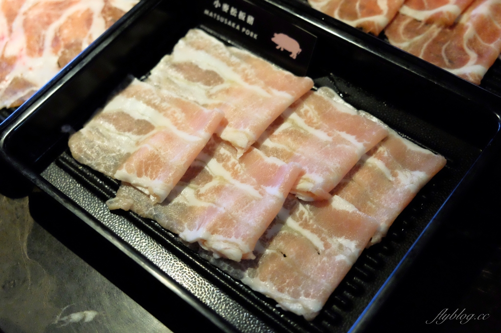 台中南屯|Beef King,日本頂級A5和牛鍋物放題,挑戰台中最貴的和牛吃到飽 @飛天璇的口袋 台中南屯|Beef King,日本頂級A5和牛鍋物放題,挑戰台中最貴的和牛吃到飽 @飛天璇的口袋