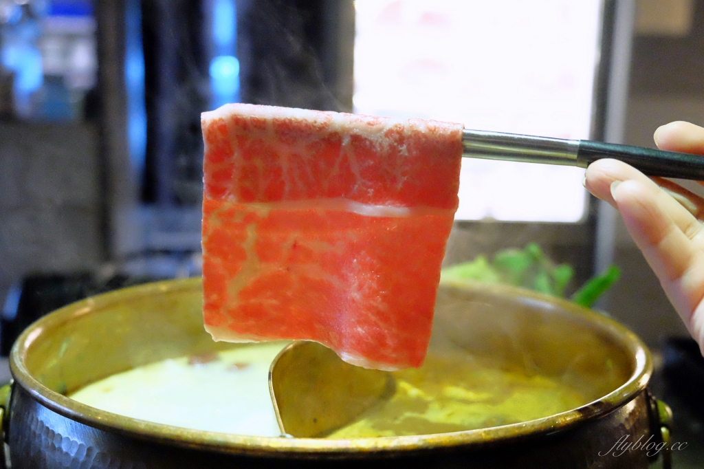 台中南屯｜Beef King，日本頂級A5和牛鍋物放題，挑戰台中最貴的和牛吃到飽 @飛天璇的口袋