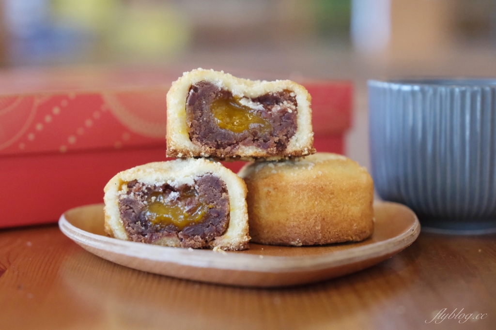 如邑堂餅家｜連續5屆全國太陽餅冠軍，餡金流蛋黃酥兩種吃法 @飛天璇的口袋