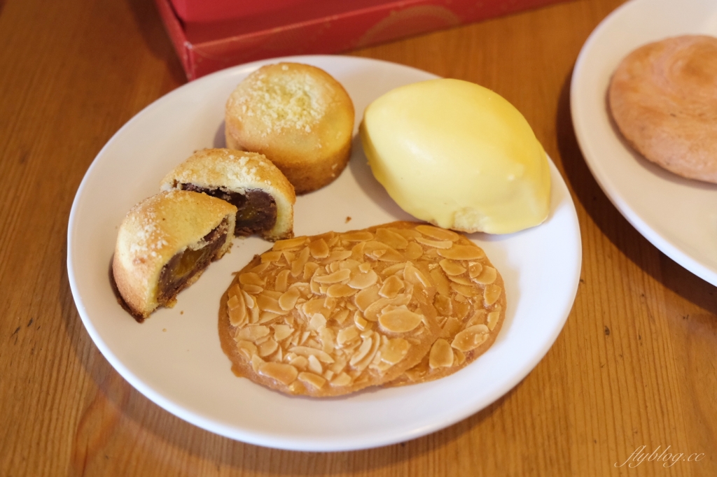 如邑堂餅家｜連續5屆全國太陽餅冠軍，餡金流蛋黃酥兩種吃法 @飛天璇的口袋