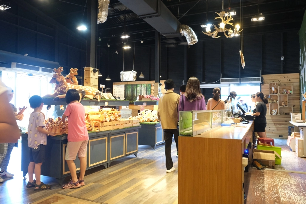 鹿境梅花鹿生態園區｜墾丁親子旅遊景點，和梅花鹿的近距離接觸 @飛天璇的口袋