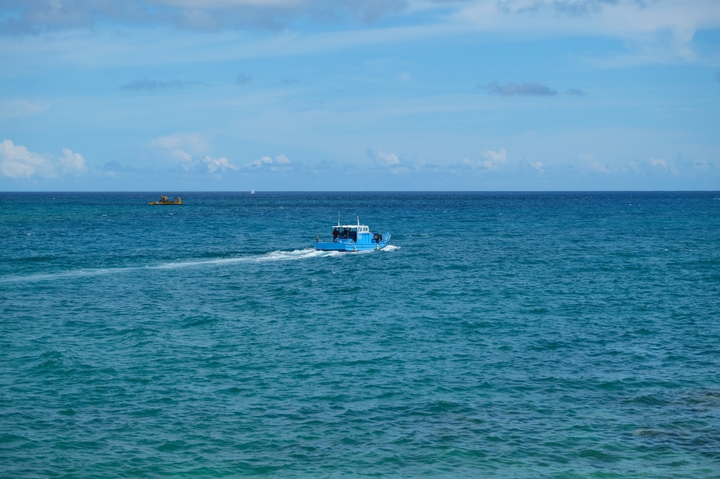 星砂灣｜超美漸層藍墾丁秘境，IG必拍可愛迷你燈塔 @飛天璇的口袋