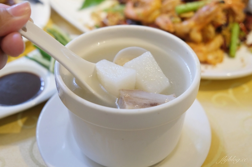 台中南屯｜豐饌御鴨樓．台中老字號正宗北京烤鴨，Google評價4.3顆星 @飛天璇的口袋