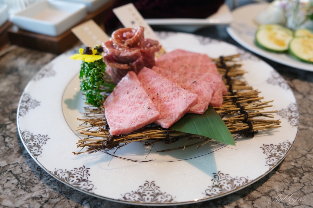 台中南屯｜佐賀野仁，台中最頂級A5和牛吃到飽，好野人套餐質感再升級 @飛天璇的口袋