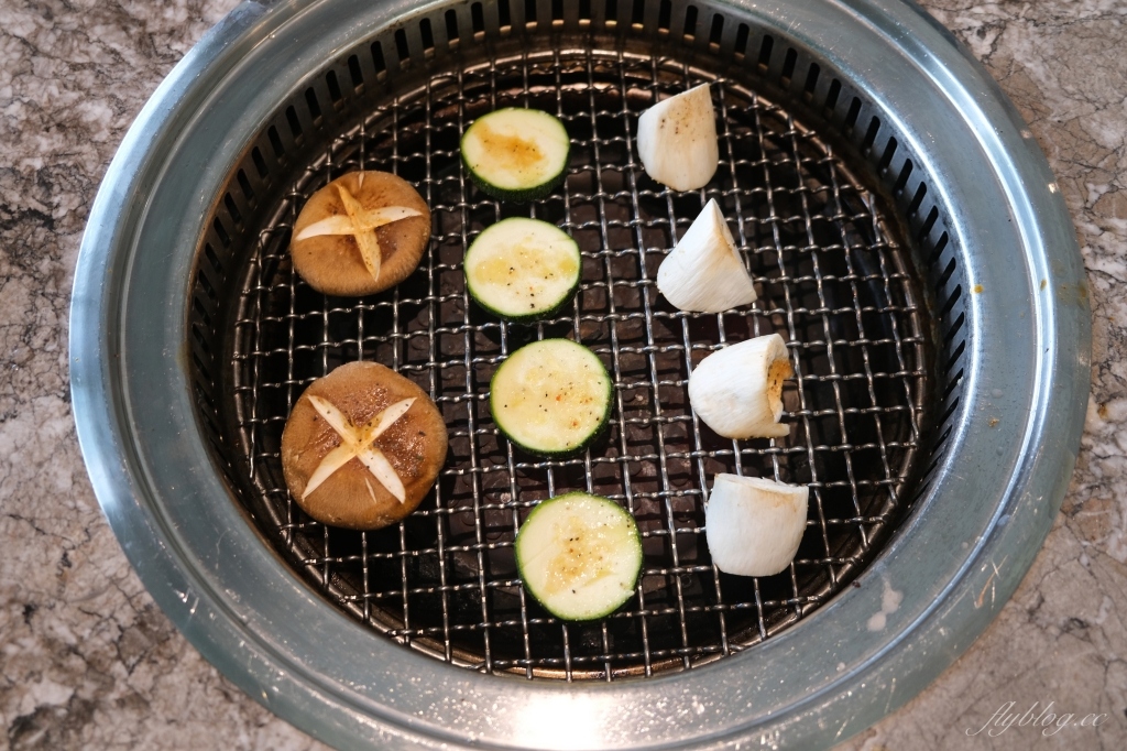 台中南屯｜佐賀野仁，台中最頂級A5和牛吃到飽，好野人套餐質感再升級 @飛天璇的口袋