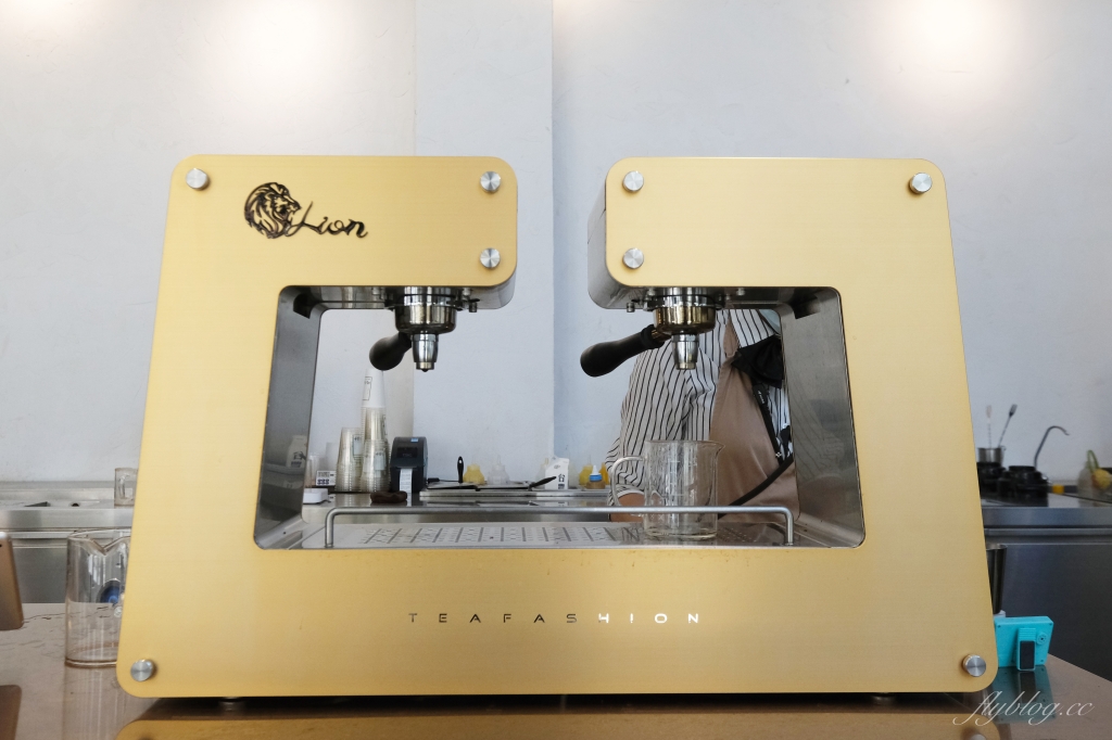 【台中南屯】吃茶三千：台中超美手搖茶專賣店，玻璃屋設計網美景觀 @飛天璇的口袋