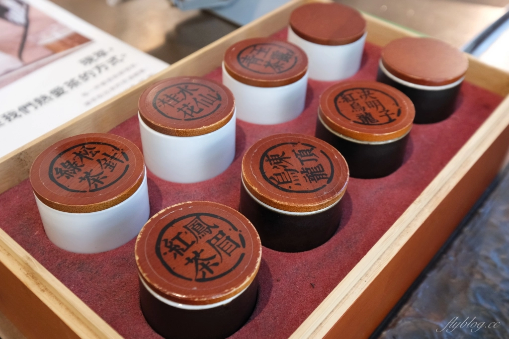 【台中南屯】吃茶三千：台中超美手搖茶專賣店，玻璃屋設計網美景觀 @飛天璇的口袋