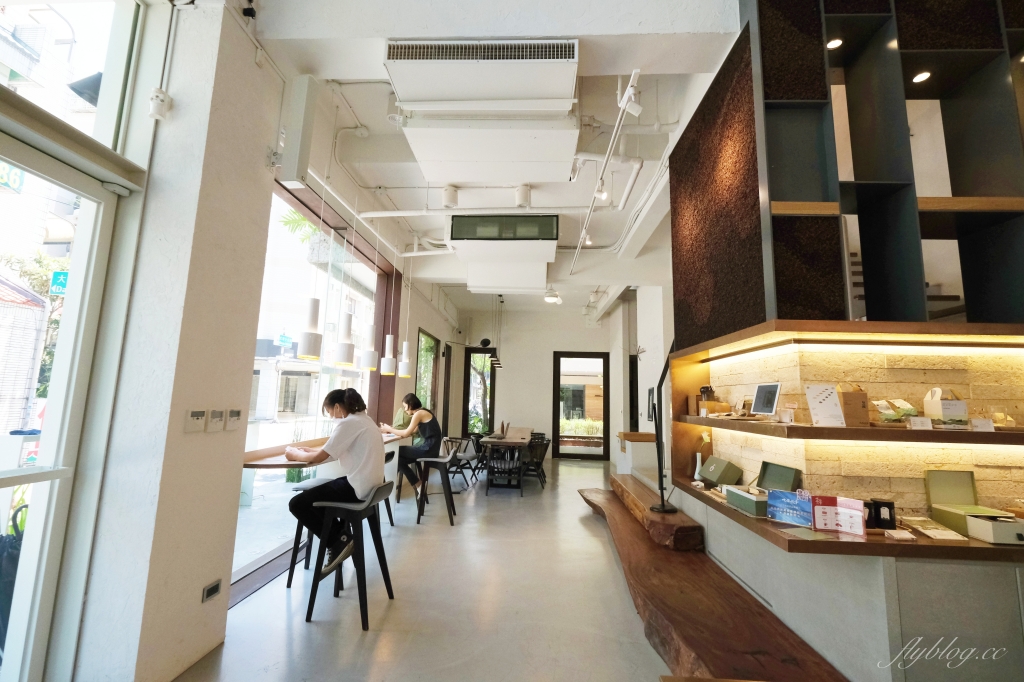 【台中南屯】吃茶三千：台中超美手搖茶專賣店，玻璃屋設計網美景觀 @飛天璇的口袋