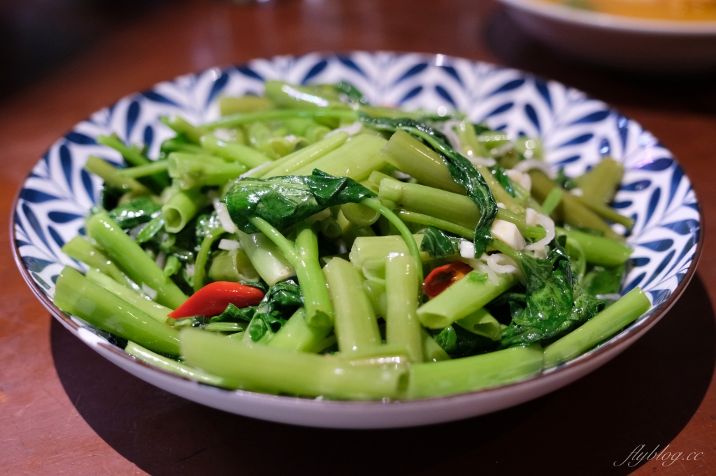 台中北屯｜溫叨古早味料理餐廳．米其林指南推薦台菜餐廳，在三合院吃烤雞和古早味料理 @飛天璇的口袋