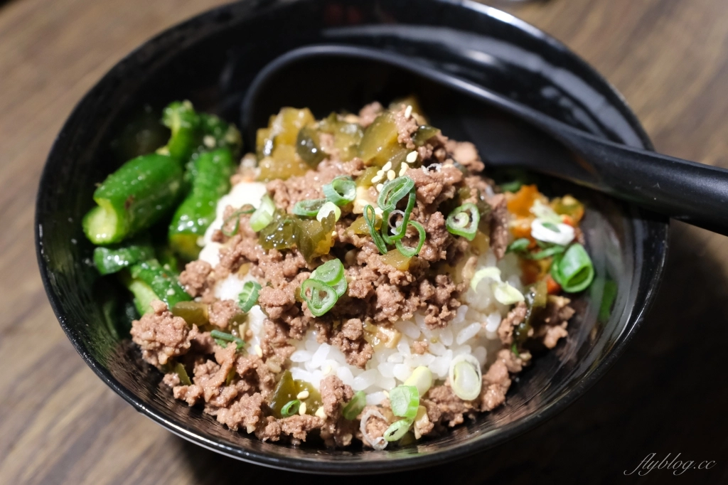 台中南屯｜岩手燒肉，台中公益路商圈日式燒肉店，餐點以單點為主全程專人代烤 @飛天璇的口袋